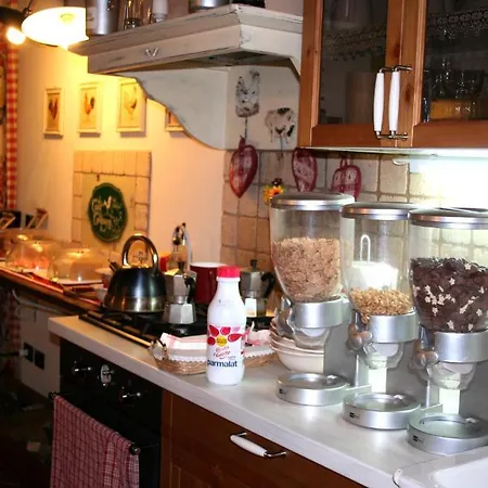 Oda ve Kahvaltı La 3*